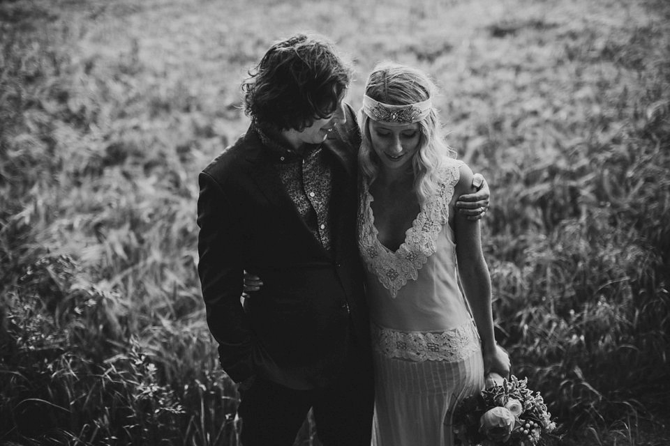 boho bride, elopement, woodland elopement, scottish wedding, flannels australia wedding dress, christopher currie photography, intimate outdoor wedding, humanist wedding, handfasting ribbons