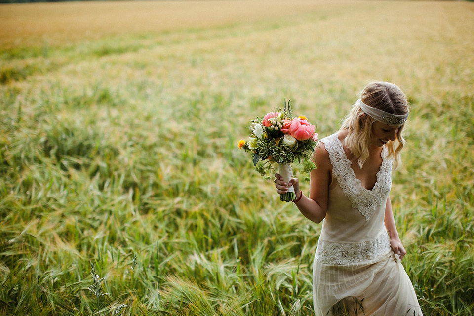 boho bride, elopement, woodland elopement, scottish wedding, flannels australia wedding dress, christopher currie photography, intimate outdoor wedding, humanist wedding, handfasting ribbons