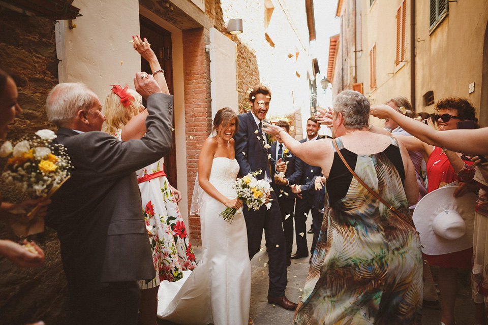 Tuscany wedding, Italian wedding, wedding in Italy, Johanna Hehir gown, Charity shop wedding dress, Oxfam wedding dress, homespun wedding, yellow wedding, yellow bridesmaids dresses // Photography by Ed Peers