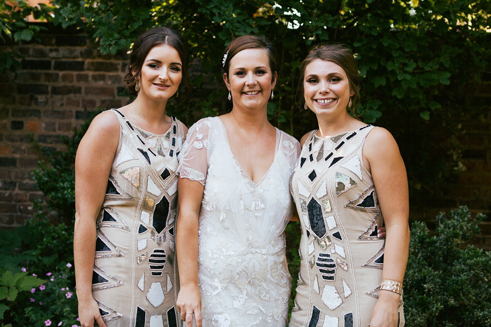 Azalea by Jenny Packham, 1920s inspired wedding, Gatsby style wedding, peacock feathers // Photography by Lauren McGuiness.