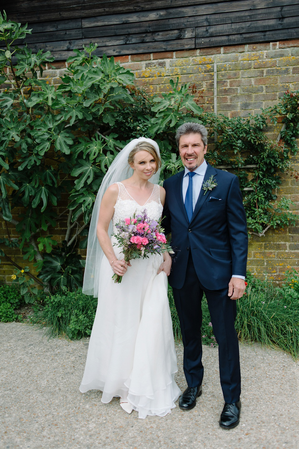 Colourful homespun barn wedding. Photography by Eliza Claire.