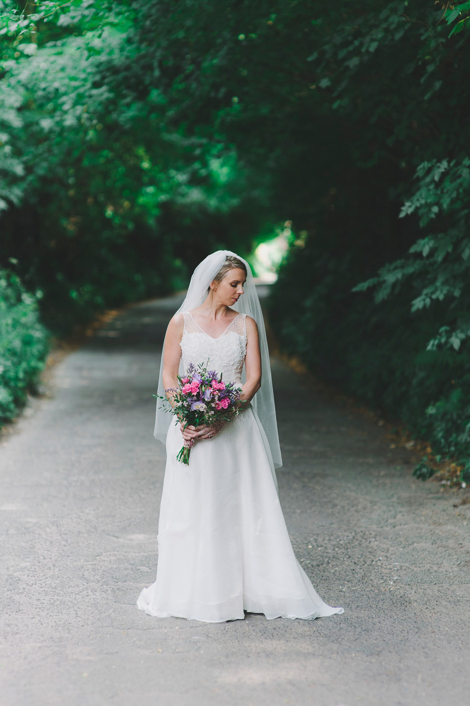 Colourful homespun barn wedding. Photography by Eliza Claire.