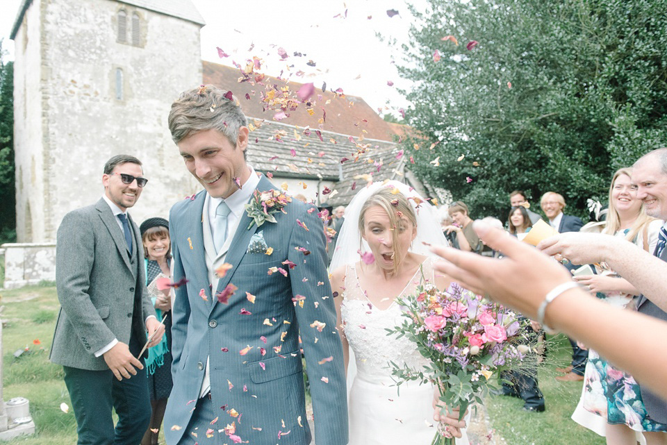 Colourful homespun barn wedding. Photography by Eliza Claire.