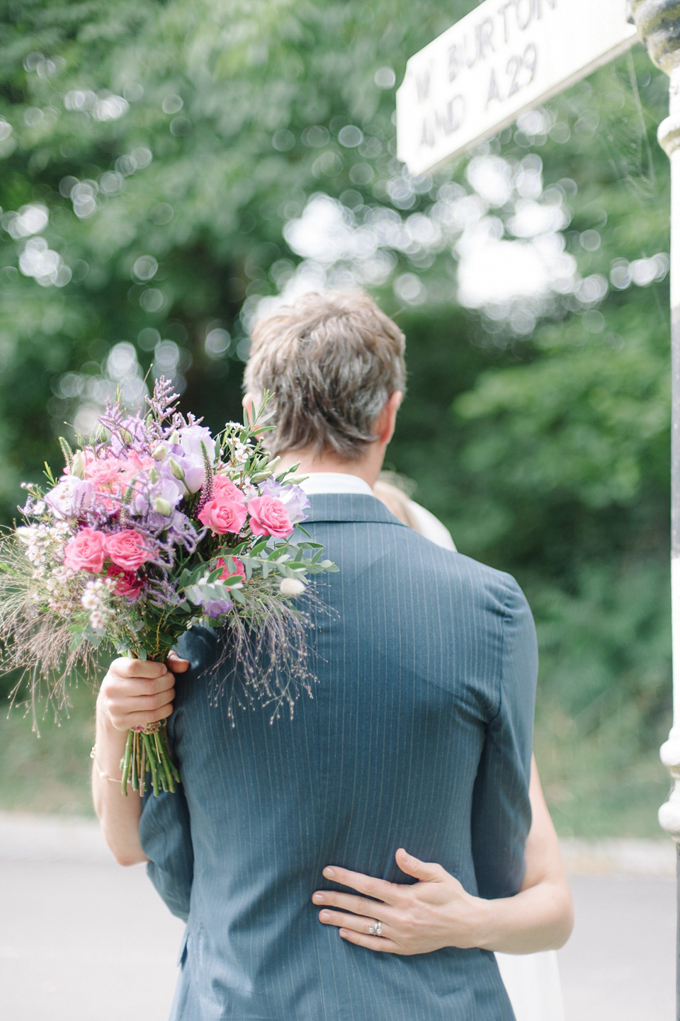 Colourful homespun barn wedding. Photography by Eliza Claire.