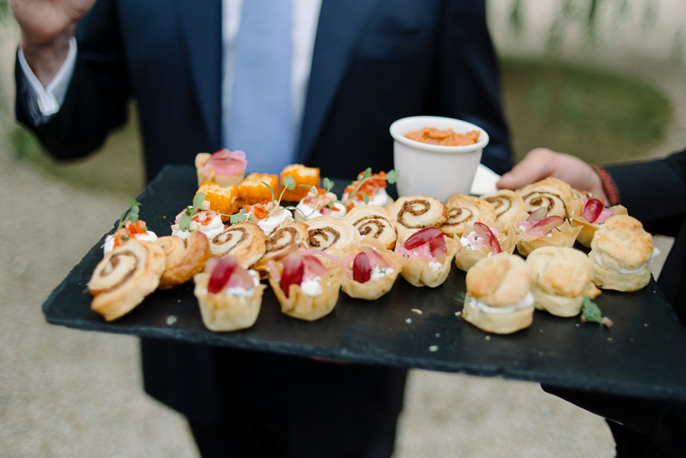 Colourful homespun barn wedding. Photography by Eliza Claire.