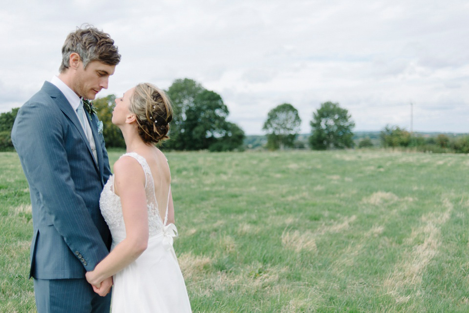 Colourful homespun barn wedding. Photography by Eliza Claire.