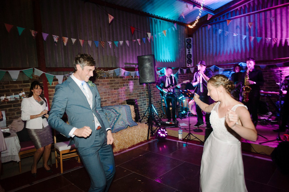 Colourful homespun barn wedding. Photography by Eliza Claire.