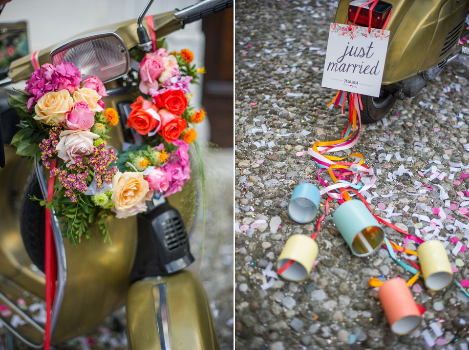 A vibrant pink, coral and colourful Italan Palazzo wedding with a bride wearing Comme des Garçons. Photography by Giuli e Giordi.