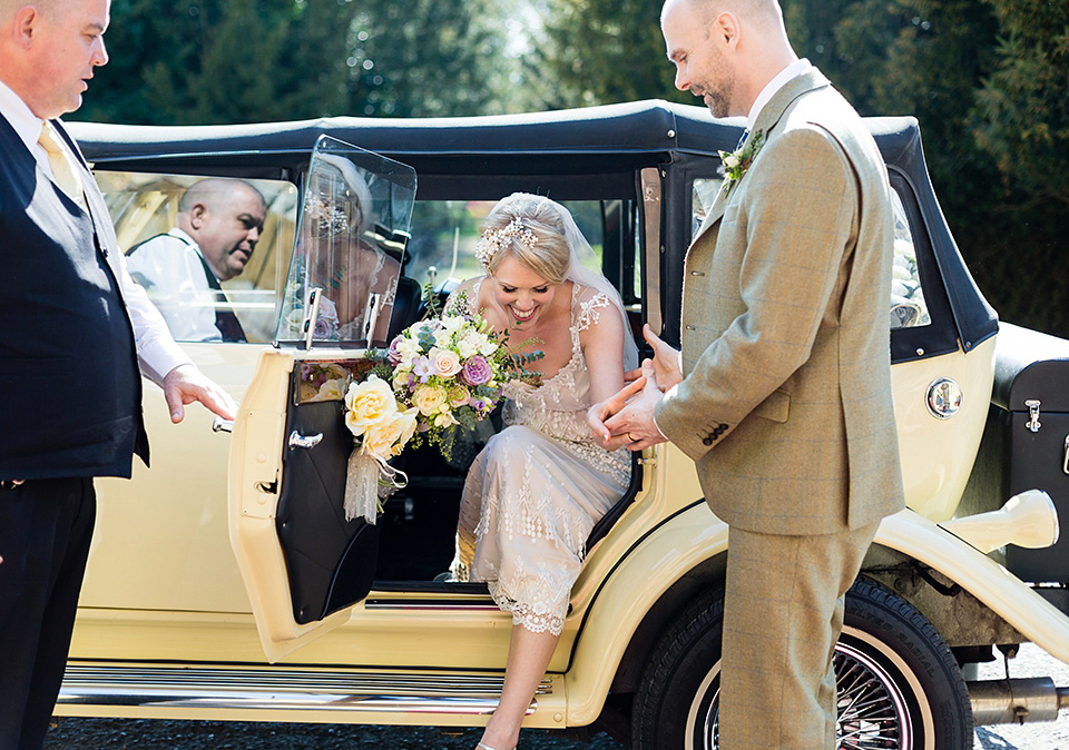 An elegant English wedding in the Spring. The bride wears Kristene by Claire Pettibone. Photography by Jo Hastings.