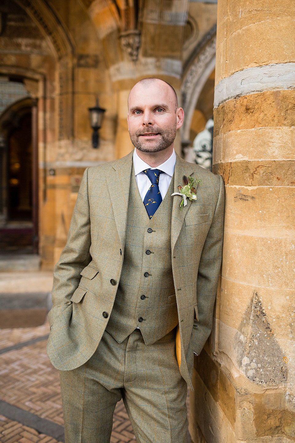 An elegant English wedding in the Spring. The bride wears Kristene by Claire Pettibone. Photography by Jo Hastings.