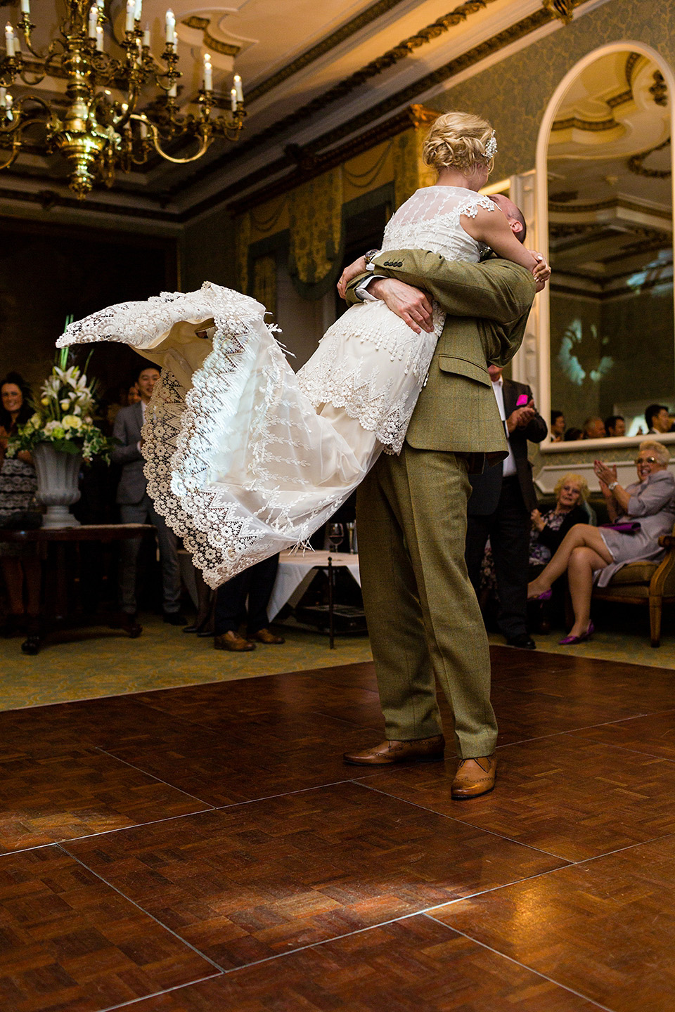 An elegant English wedding in the Spring. The bride wears Kristene by Claire Pettibone. Photography by Jo Hastings.