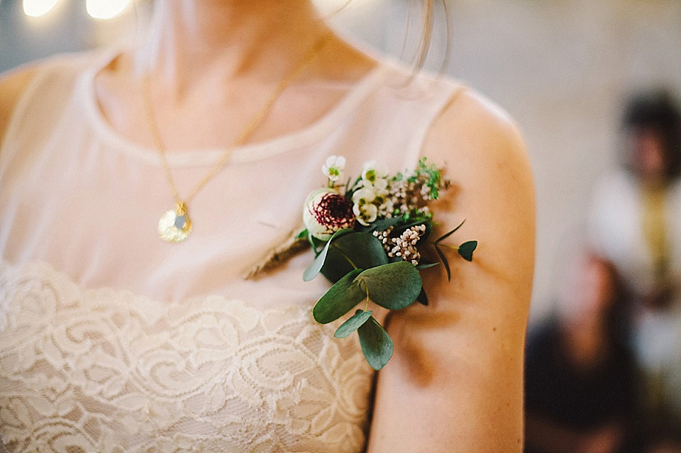 Decayed Decadence - A Modern Vintage London Wedding. Photography by The Twins Weddings and Heather Shuker. The venue is The Asylum in London.