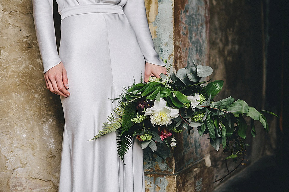 Decayed Decadence - A Modern Vintage London Wedding. Photography by The Twins Weddings and Heather Shuker. The venue is The Asylum in London.