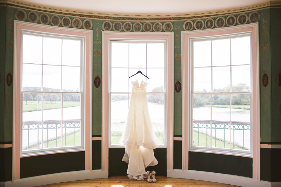 A Summer wedding in shades of peaches and cream. Photography by Mike & Tom.