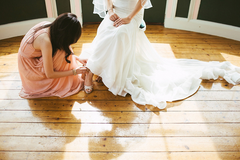 A Summer wedding in shades of peaches and cream. Photography by Mike & Tom.