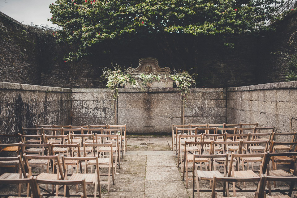 The bride made her own beautiful dress for her Spring time wedding in Cornwall. Photography by Amy Shore.