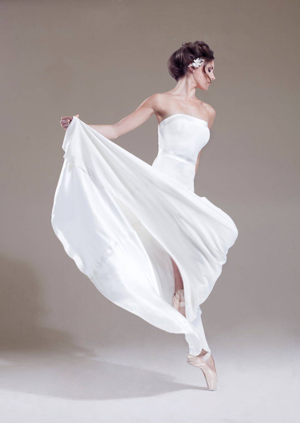 En Pointe – The Graceful & Elegant New Wedding Gown Collection From Sabina Motasem, London