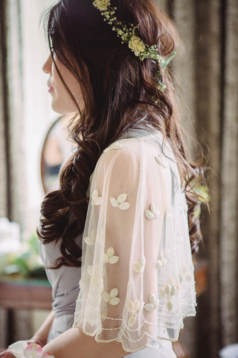 The bride wears Eliza Jane Howell for her elegant Spring wedding at Iscoyd Park. Photography by Jade Osborne.