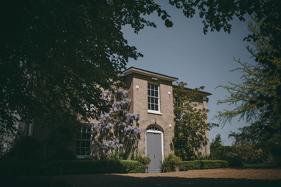 Fine art wedding inspiration - English garden romance. Photography by Rebecca Goddard, floral styling by Jo Flowers.