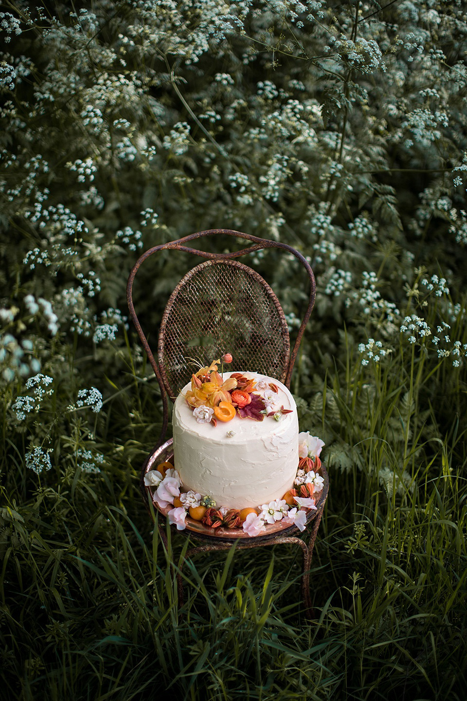 Fine art wedding inspiration - English garden romance. Photography by Rebecca Goddard, floral styling by Jo Flowers.