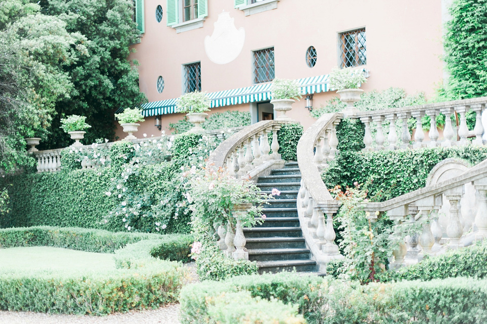 Elegant wedding inspiration at Il Borro in Tuscany Italy. Photography by Kate Nielen.