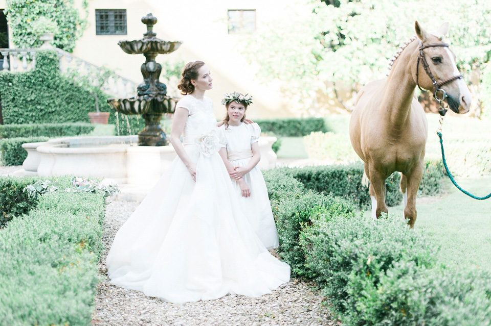 Elegant wedding inspiration at Il Borro in Tuscany Italy. Photography by Kate Nielen.