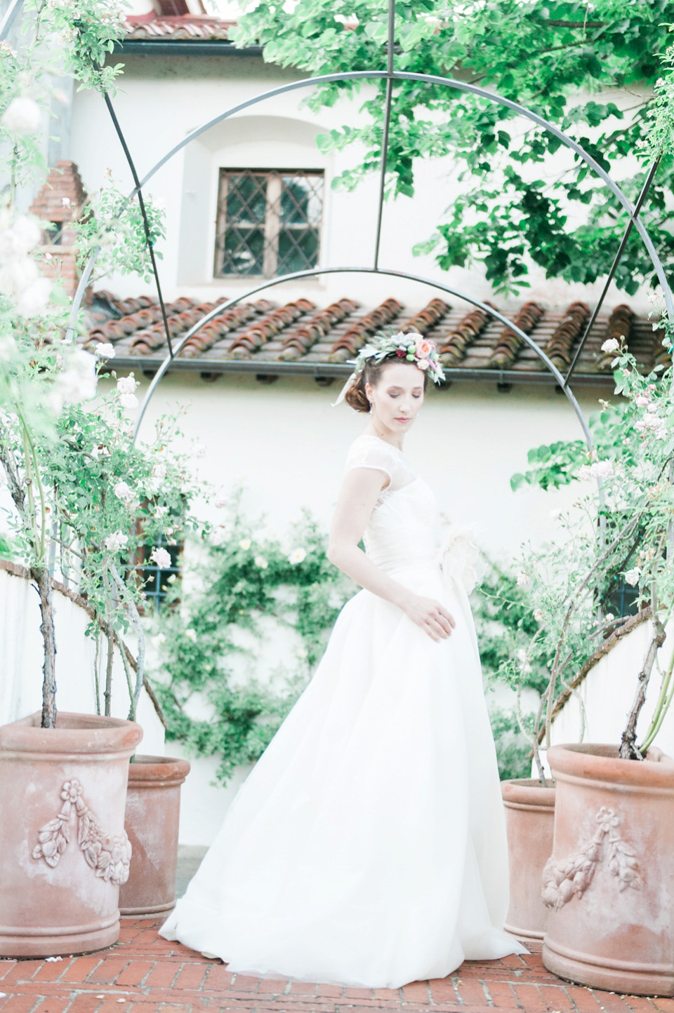 Elegant wedding inspiration at Il Borro in Tuscany Italy. Photography by Kate Nielen.