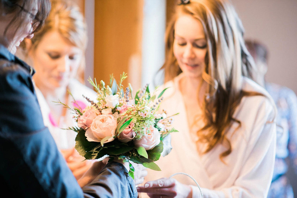 Charlotte Balbier Lace for a Simple, Elegant and Quintessentially English Wedding Charlotte Balbier Lace for a Simple, Elegant and Quintessentially English Wedding