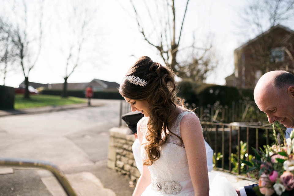 Charlotte Balbier Lace for a Simple, Elegant and Quintessentially English Wedding Charlotte Balbier Lace for a Simple, Elegant and Quintessentially English Wedding