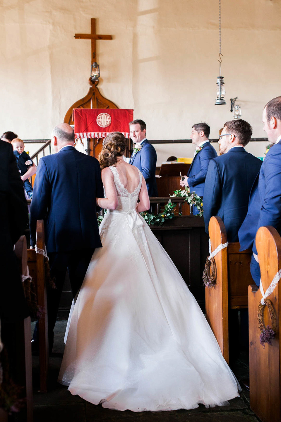 Charlotte Balbier Lace for a Simple, Elegant and Quintessentially English Wedding Charlotte Balbier Lace for a Simple, Elegant and Quintessentially English Wedding