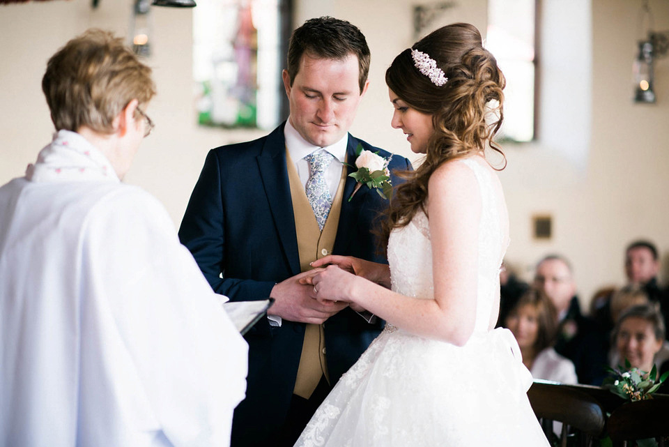 Charlotte Balbier Lace for a Simple, Elegant and Quintessentially English Wedding Charlotte Balbier Lace for a Simple, Elegant and Quintessentially English Wedding