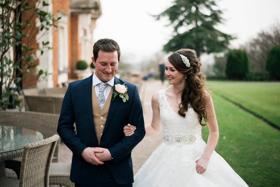 Charlotte Balbier Lace for a Simple, Elegant and Quintessentially English Wedding Charlotte Balbier Lace for a Simple, Elegant and Quintessentially English Wedding