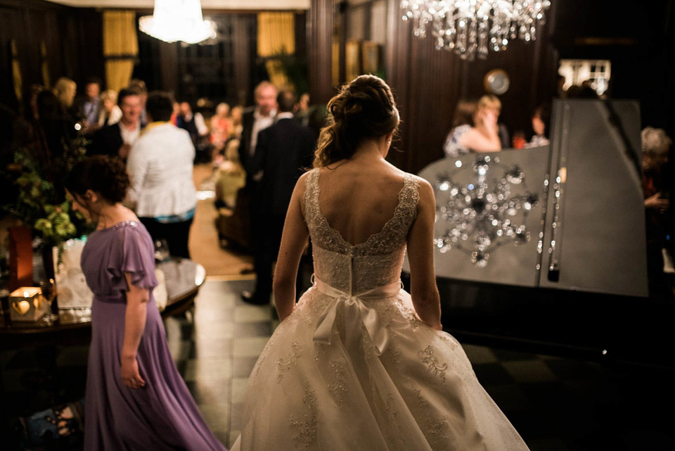 Charlotte Balbier Lace for a Simple, Elegant and Quintessentially English Wedding Charlotte Balbier Lace for a Simple, Elegant and Quintessentially English Wedding