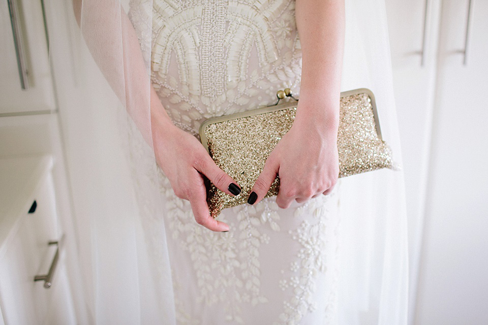 The bride wears Eliza Jane Howell for her Great Gatsby inspired city wedding. Photography by Jo Hastings.