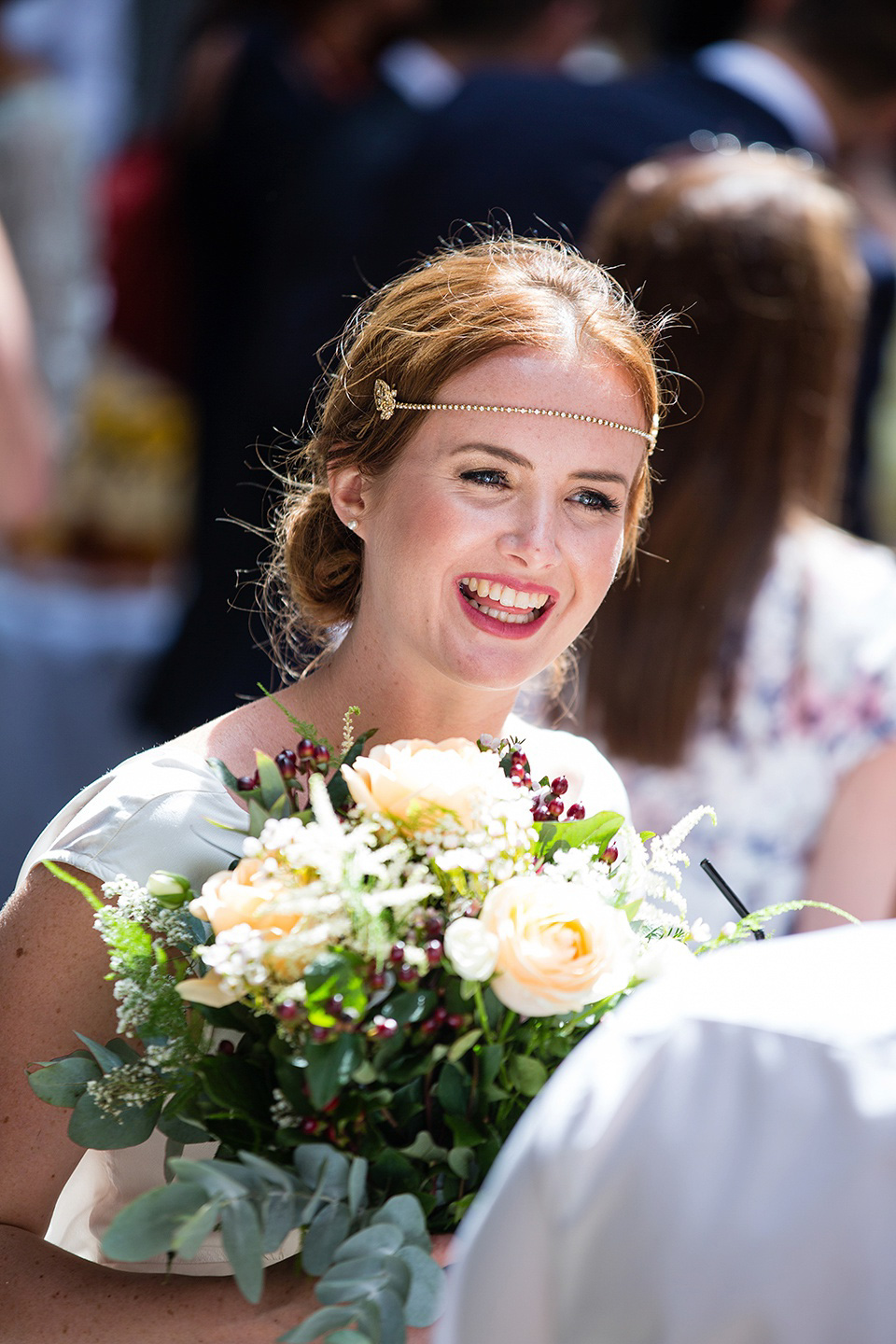 The bride wears Eliza Jane Howell for her Great Gatsby inspired city wedding. Photography by Jo Hastings.