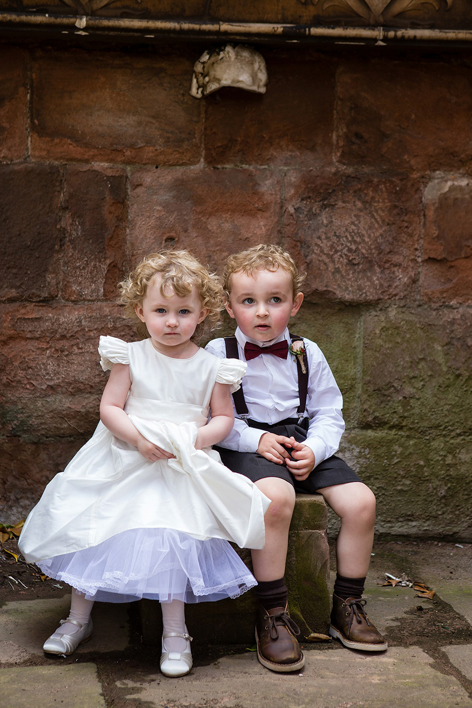 The bride wears Eliza Jane Howell for her Great Gatsby inspired city wedding. Photography by Jo Hastings.