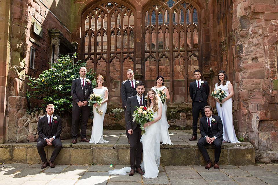 The bride wears Eliza Jane Howell for her Great Gatsby inspired city wedding. Photography by Jo Hastings.