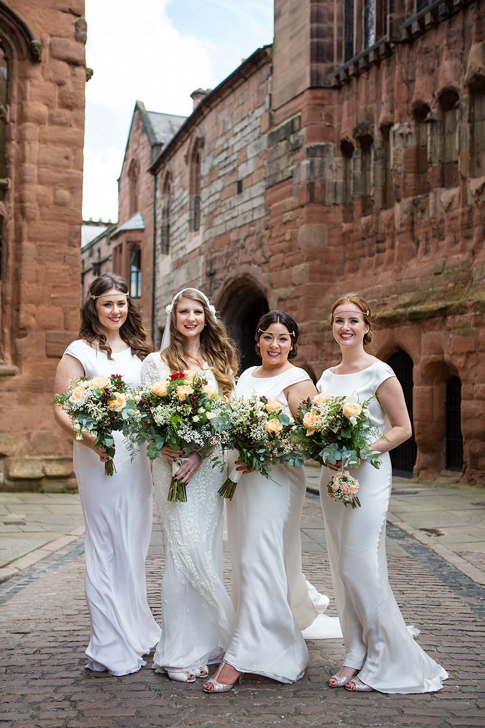 The bride wears Eliza Jane Howell for her Great Gatsby inspired city wedding. Photography by Jo Hastings.