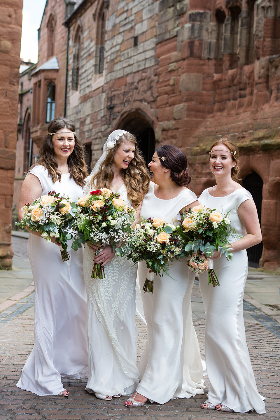 The bride wears Eliza Jane Howell for her Great Gatsby inspired city wedding. Photography by Jo Hastings.