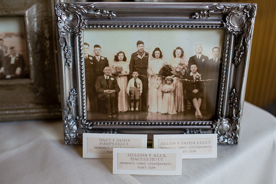 The bride wears Eliza Jane Howell for her Great Gatsby inspired city wedding. Photography by Jo Hastings.