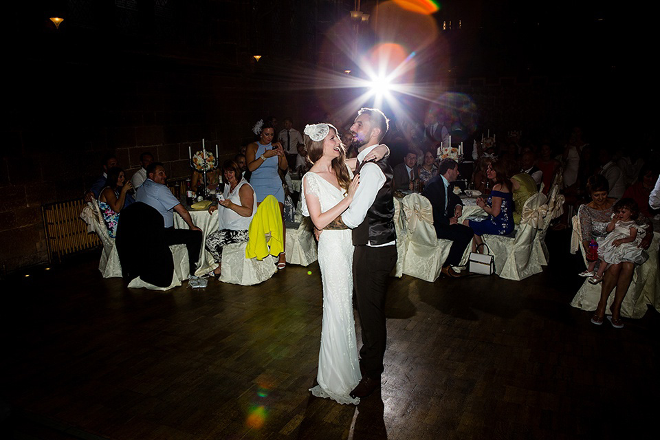 The bride wears Eliza Jane Howell for her Great Gatsby inspired city wedding. Photography by Jo Hastings.