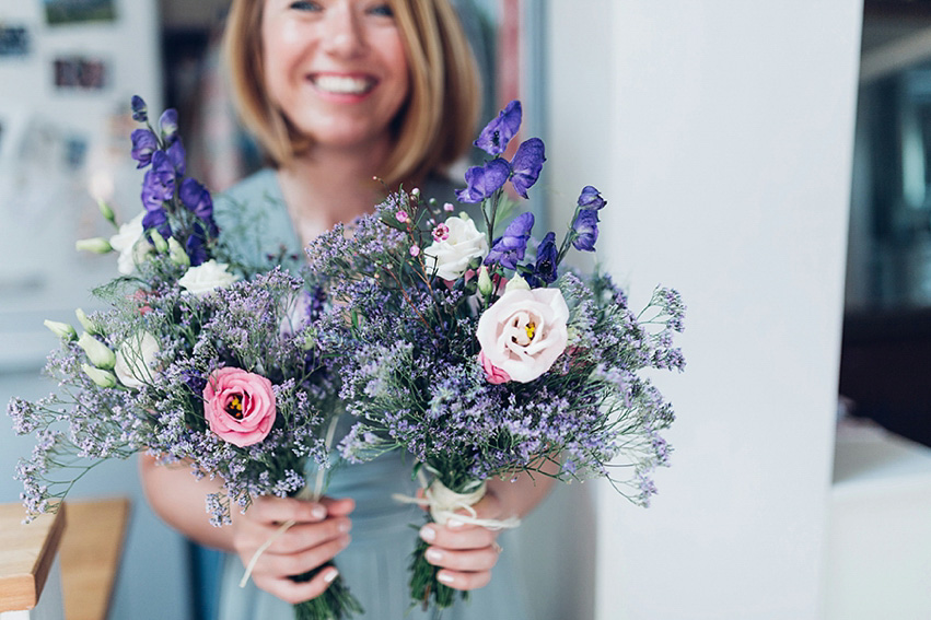 A summer bandstand wedding in London. Photography by Miss Gen.