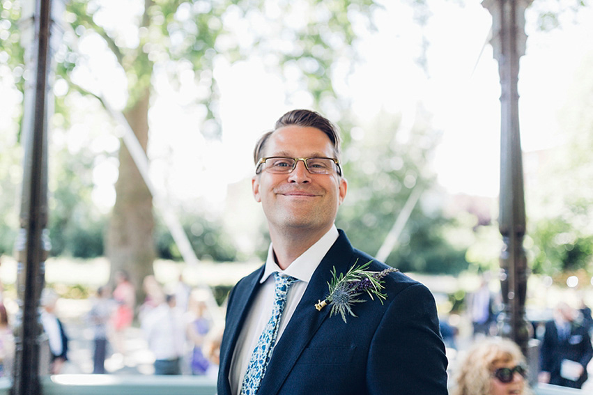 A summer bandstand wedding in London. Photography by Miss Gen.