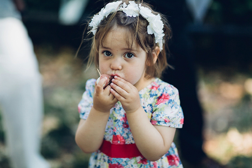 A summer bandstand wedding in London. Photography by Miss Gen.