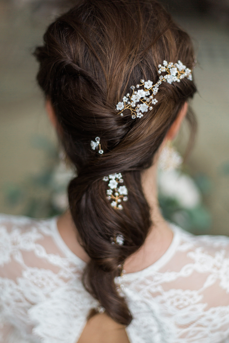 Hermione Harbut, dreamy, ethereal and delicate headpieces for brides. Visit hermioneharbutt.com.