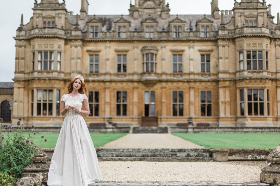 Hermione Harbut, dreamy, ethereal and delicate headpieces for brides. Visit hermioneharbutt.com.