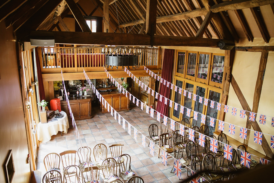 A 1940's and VE Day Celebration inspired wedding. Photography by Gemma Williams.