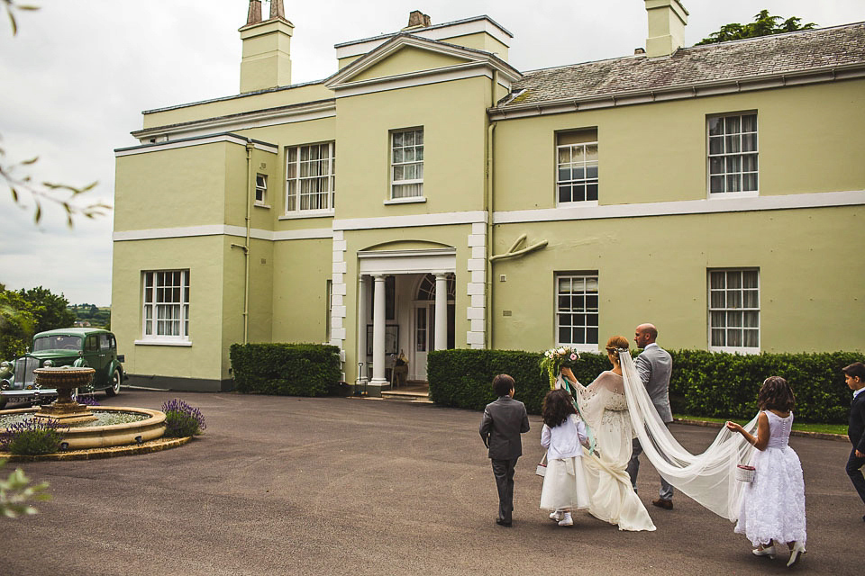 Anoushka G Elegance for an Iranian Bride and her English Country Garden Wedding. Photography by S6 Photography.