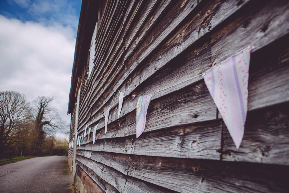 Elizabeth Avey Vintage Lace and Tulips for a Relaxed Spring Barn Wedding. Photography by Kate Scott.