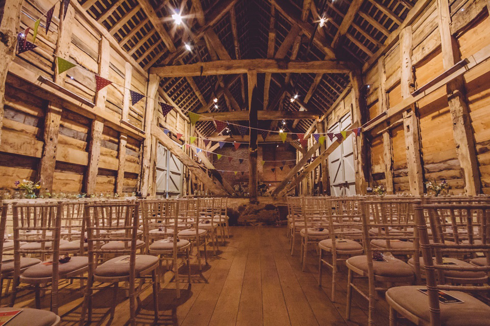 Elizabeth Avey Vintage Lace and Tulips for a Relaxed Spring Barn Wedding. Photography by Kate Scott.